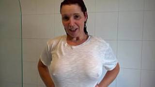 Bettie hayward takes a shower